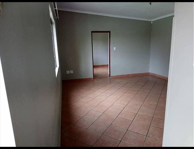 4 BEDROOM FREESTANDING FOR SALE IN KEMPTON PARK EXT 2